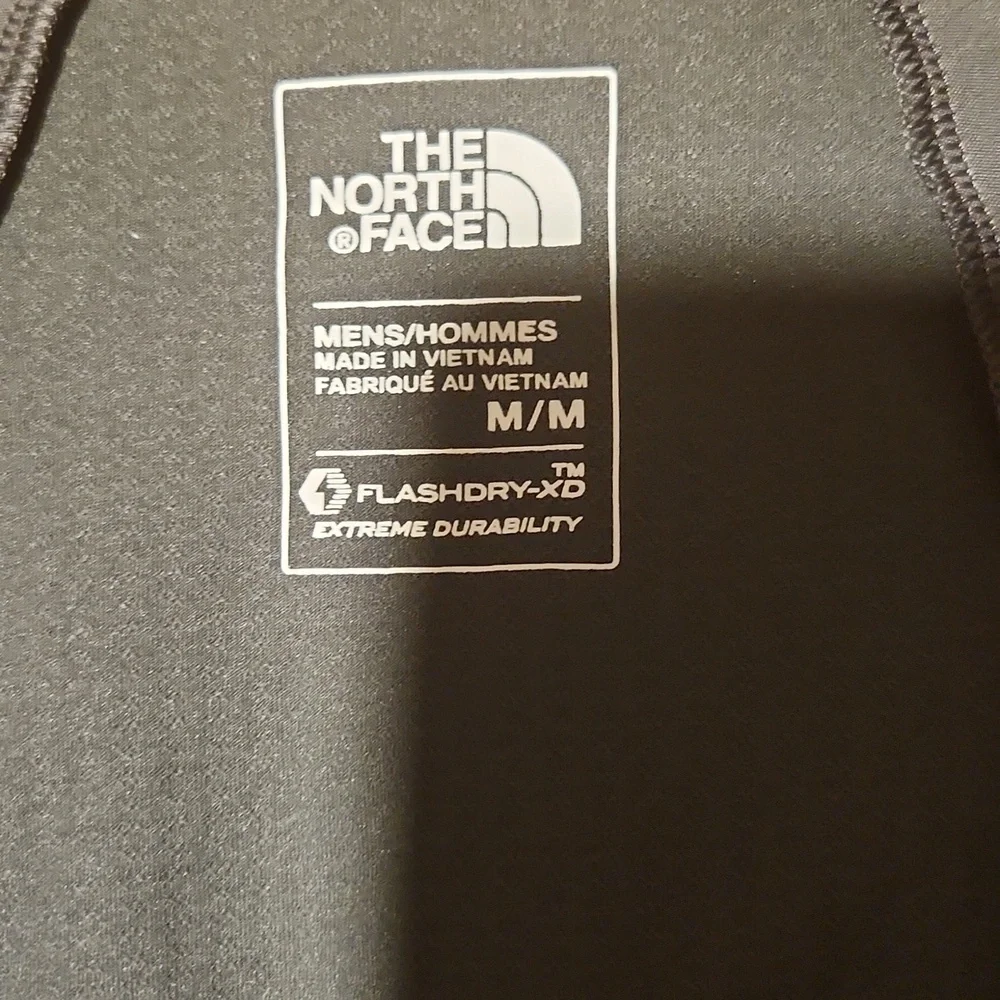 The North Face Flash Dry XD Long Sleeve Quarter Zip - Mens Medium
